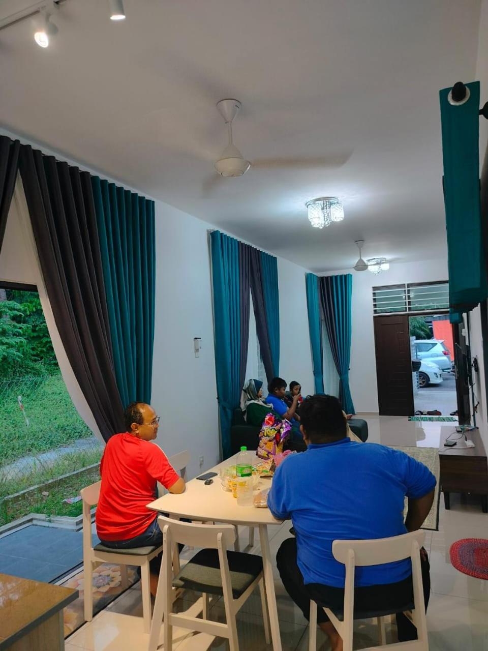 Aiman'S Rose Homestay Teluk Panglima Garang Exterior photo